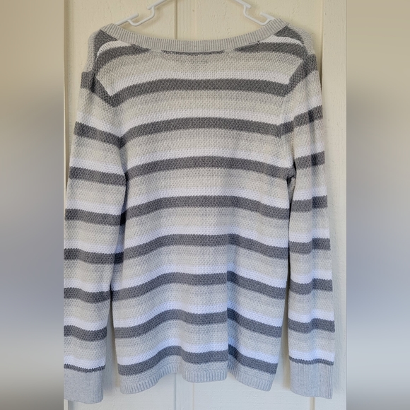 NWOT Tommy Hilfiger Striped Sweater - Picture 5 of 6